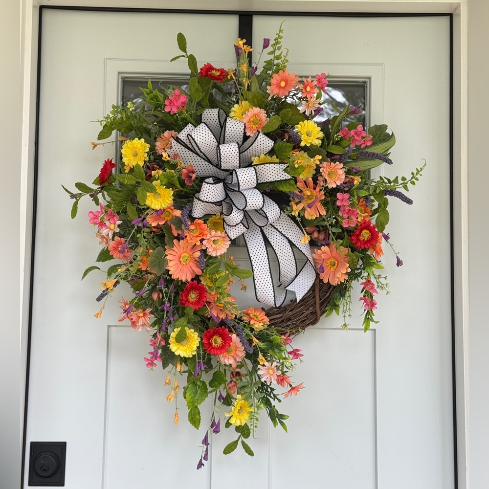 SOLD LOCALLY Spring Mixed Floral Design Wreath - Picture 1 of 9